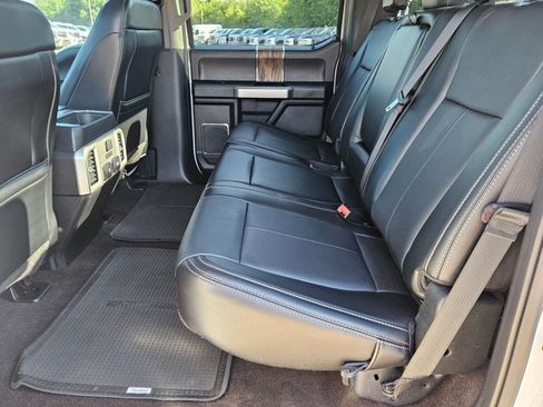Used 2019 Ford F150 Lariat w/ Equipment Group 502A Luxury AWD/4WD image 18