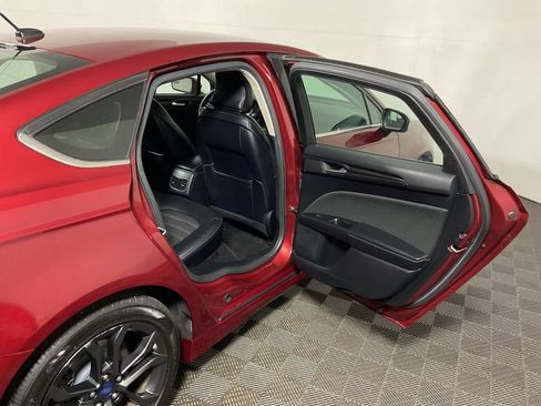 Used 2018 Ford Fusion SE w/ Equipment Group 201A FWD image 34