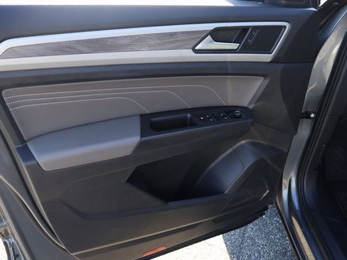 Certified 2023 Volkswagen Atlas Cross Sport SE image 10