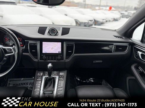 Used 2018 Porsche Macan S image 29