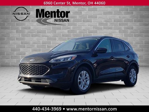 Used 2020 Ford Escape SE image 3