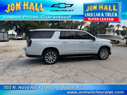 Used 2026 Chevrolet Suburban Premier w/ Sun And Tow Package AWD/4WD image 10