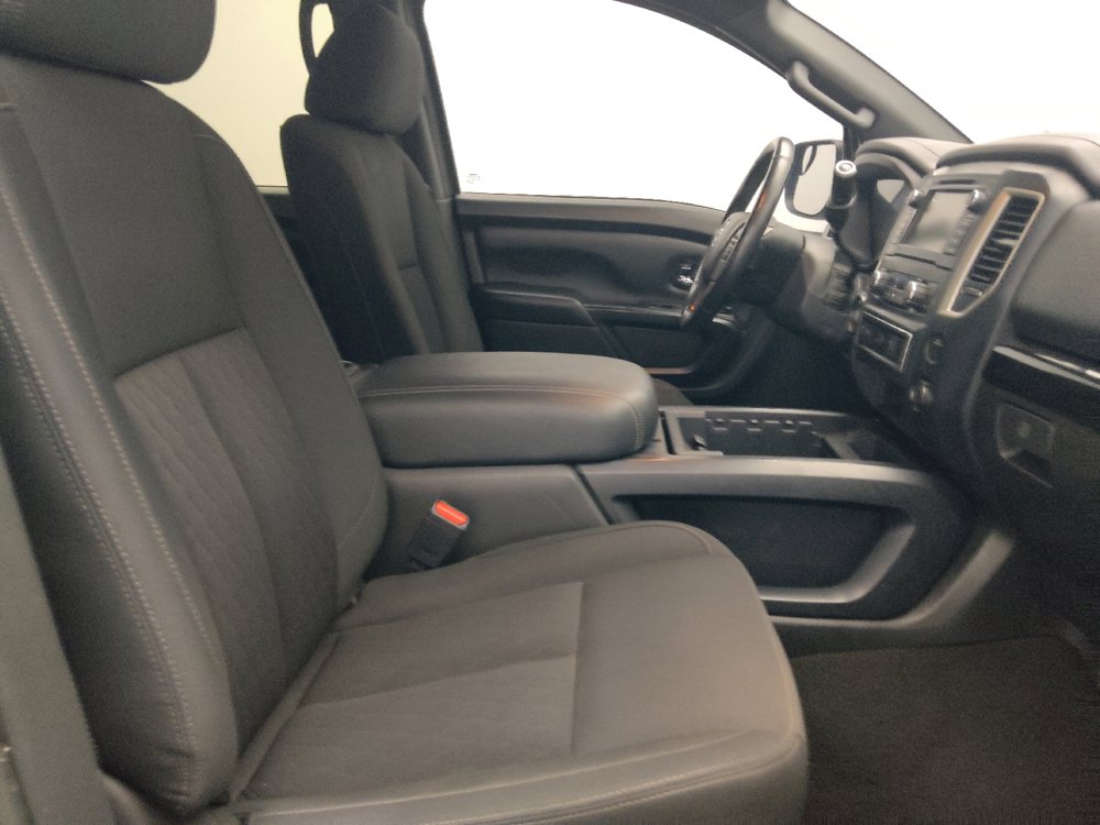 Used 2019 Nissan Titan SV w/ SV Convenience Package RWD image 21