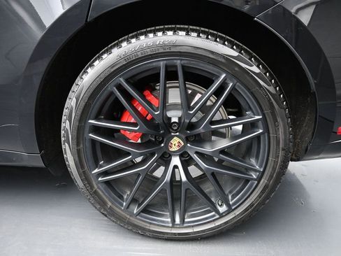 Certified 2024 Porsche Macan GTS AWD/4WD image 9