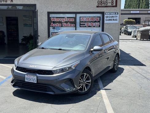 Used 2022 Kia Forte LXS FWD image 1