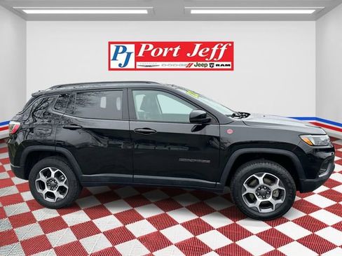 Used 2022 Jeep Compass Trailhawk AWD/4WD image 3
