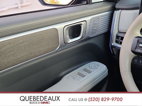 Used 2025 Hyundai Santa Fe Limited FWD image 20