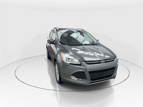 Used 2014 Ford Escape Titanium image 2