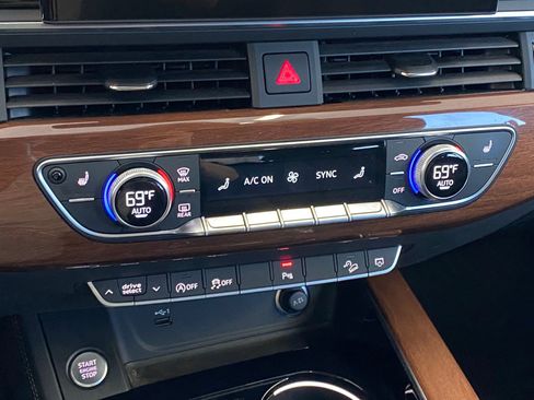 Used 2022 Audi A4 2.0T allroad Premium Plus w/ Premium Plus Package image 28