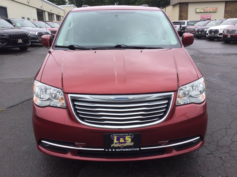 Used 2015 Chrysler Town & Country Touring w/ Driver Convenience Group FWD image 3