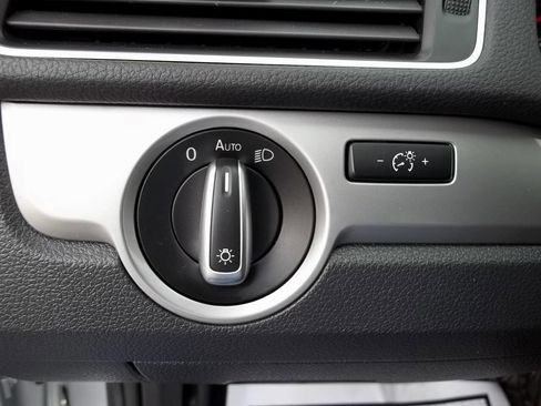 Used 2014 Volkswagen Passat 1.8T S image 21