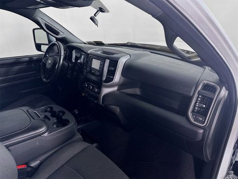 Used 2024 RAM 2500 Tradesman w/ Chrome Appearance Group image 30