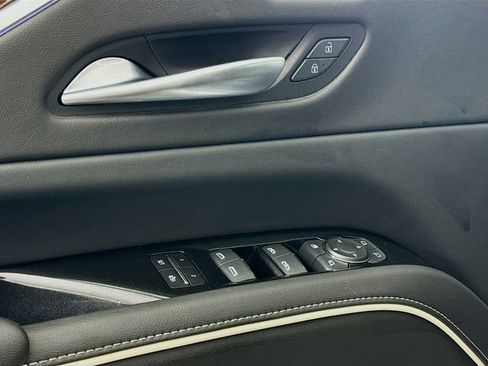 Used 2022 Cadillac Escalade ESV Premium Luxury image 21