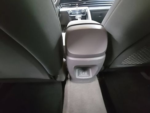 Used 2025 Hyundai Elantra SEL FWD image 27