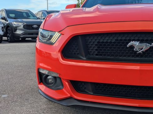 Used 2015 Ford Mustang GT image 9