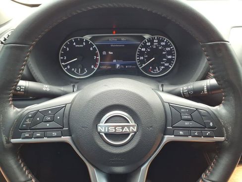 Used 2024 Nissan Sentra SR w/ SR Premium Package FWD image 14