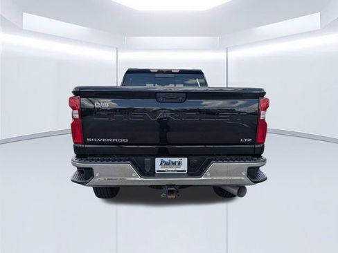 Used 2022 Chevrolet Silverado 2500 LTZ w/ LTZ Plus Package AWD/4WD image 5