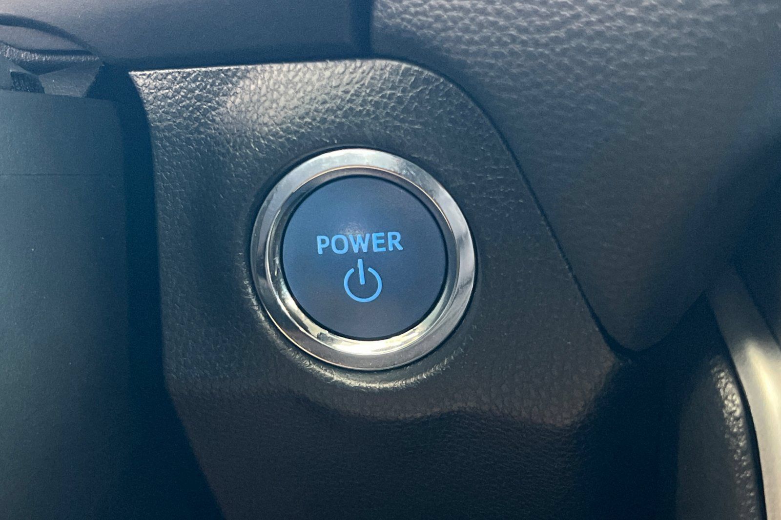 Used 2022 Toyota RAV4 SE w/ Convenience Package AWD/4WD image 19
