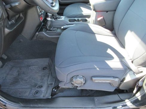 Used 2024 Jeep Wrangler Unlimited Sport AWD/4WD image 23