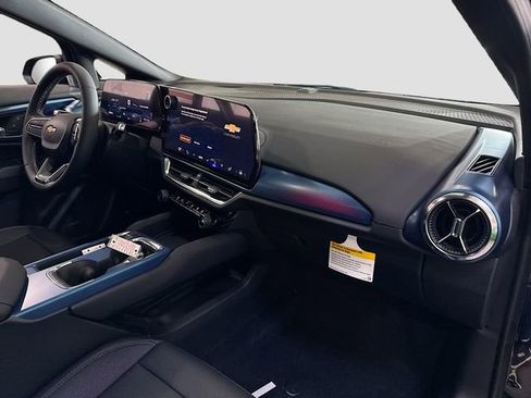 New 2026 Chevrolet Equinox EV LT image 29