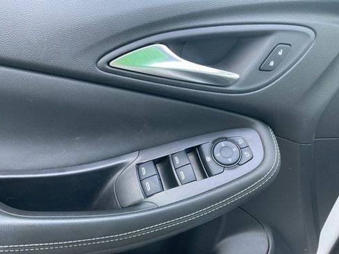 Used 2025 Buick Encore GX Preferred image 23