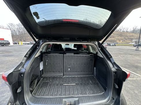 Used 2024 Toyota Highlander XLE image 23