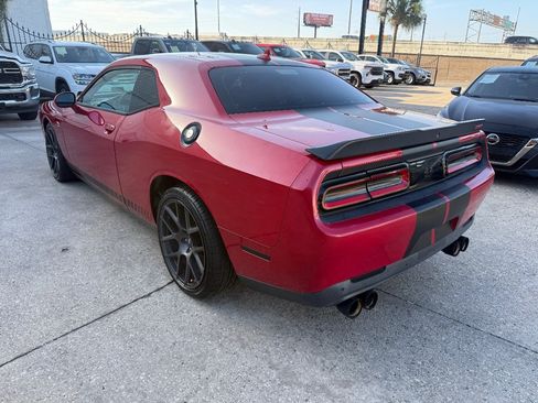 Used 2018 Dodge Challenger R/T Scat Pack w/ Leather Interior Group RWD image 6