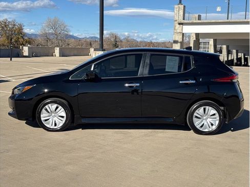 Used 2025 Nissan Leaf S image 4