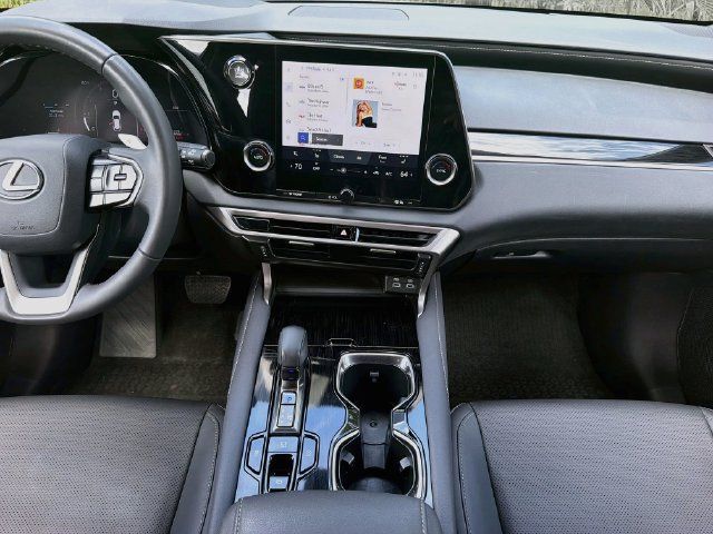 Used 2025 Lexus RX 350 FWD w/ Technology Package image 20