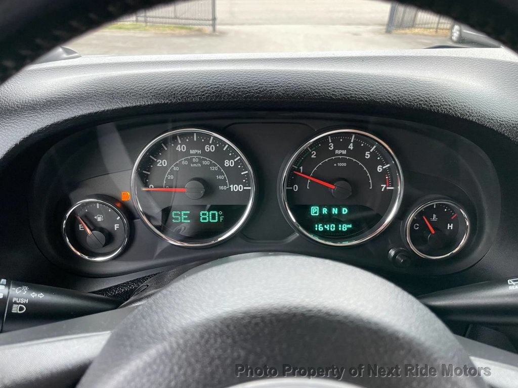 Used 2015 Jeep Wrangler Unlimited Rubicon w/ Connectivity Group AWD/4WD image 21