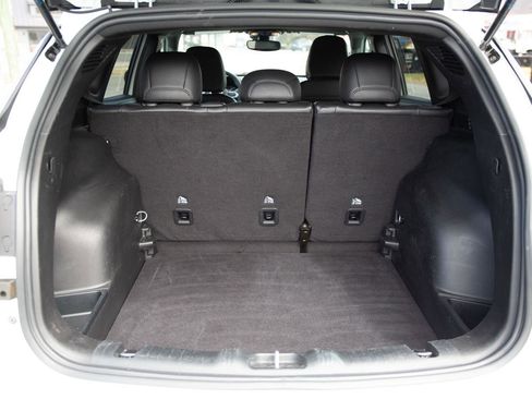 Used 2025 Jeep Compass Latitude image 24