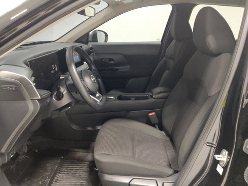 Used 2025 Nissan Kicks S FWD image 17
