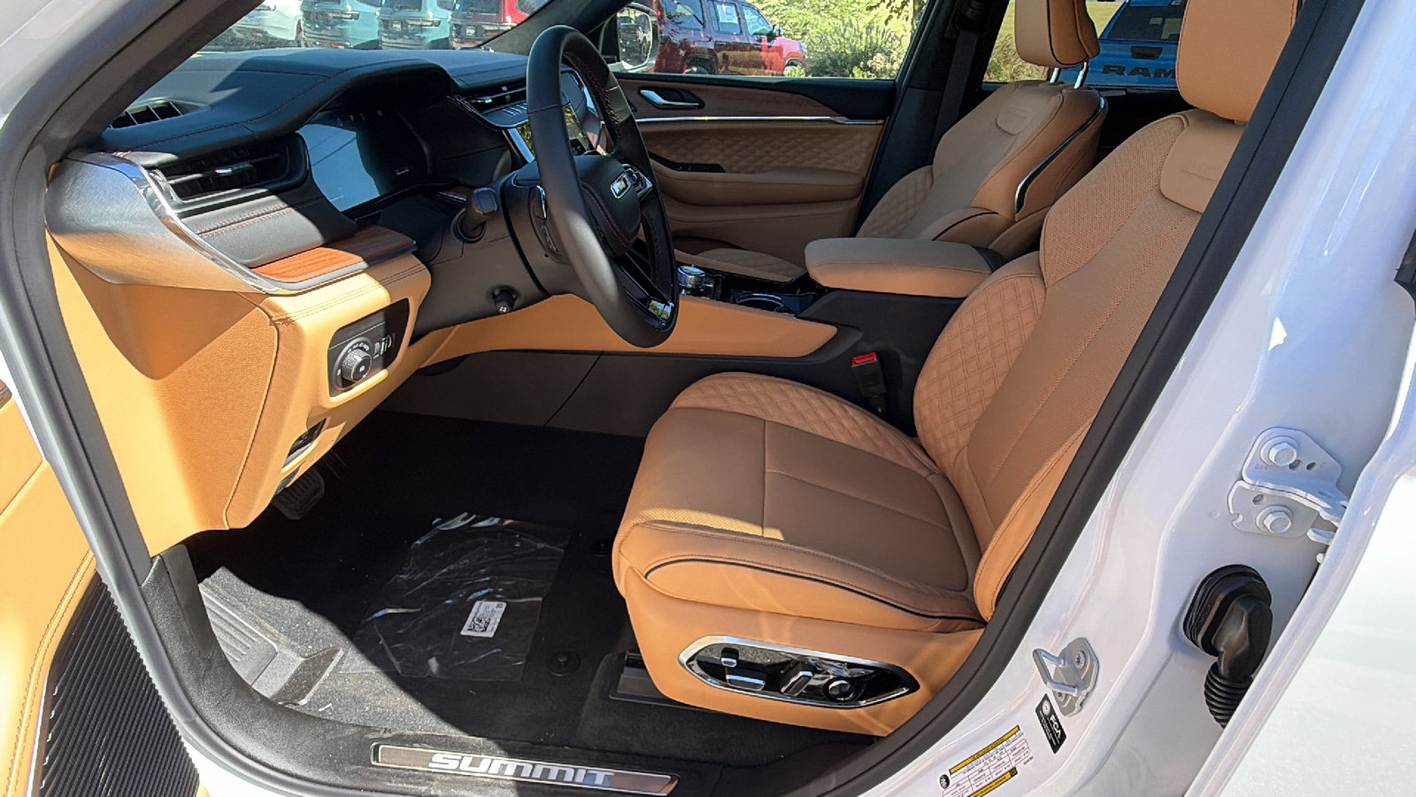 New 2027 Jeep Grand Cherokee Summit AWD/4WD image 17