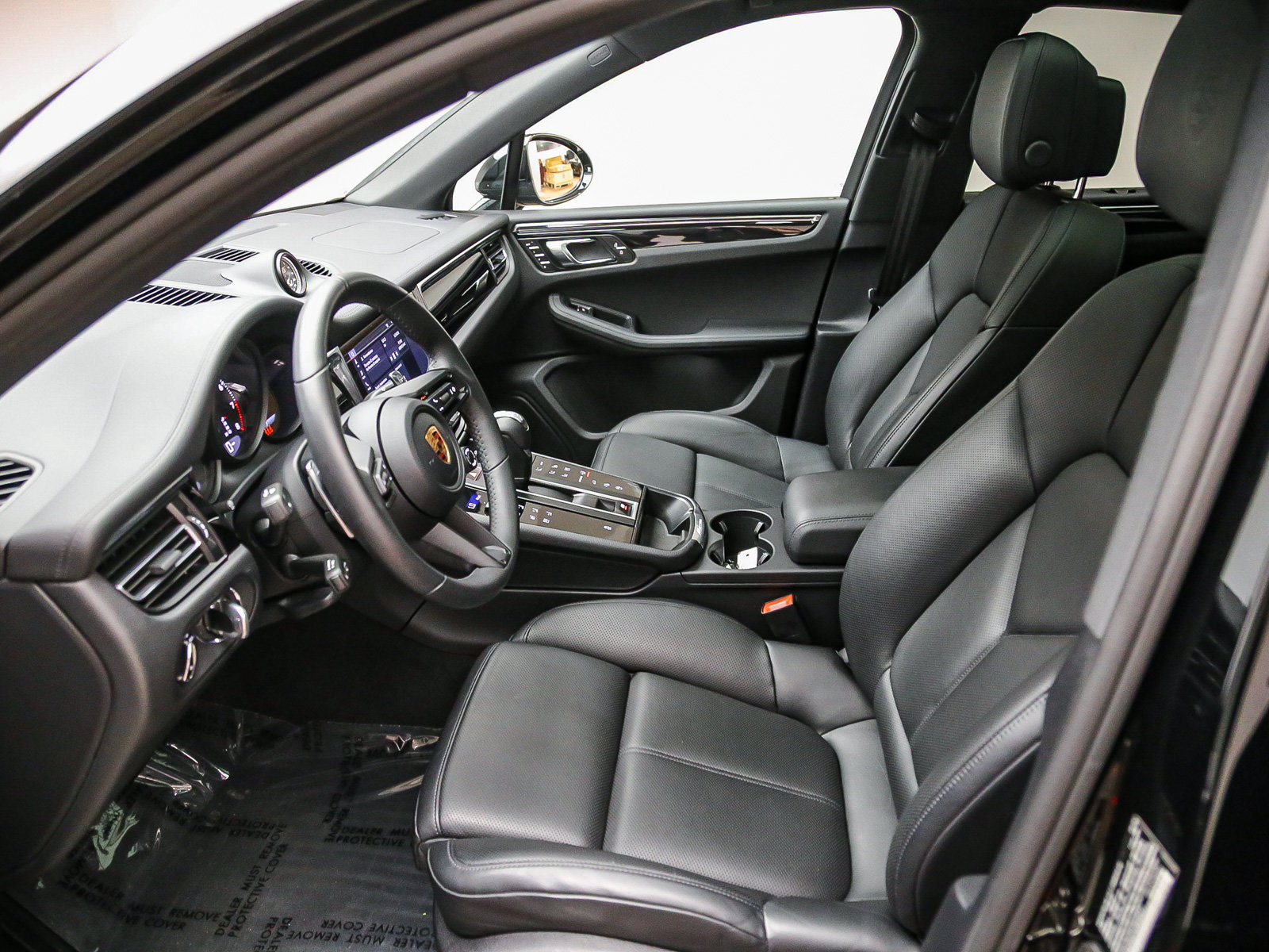Certified 2026 Porsche Macan AWD/4WD image 22