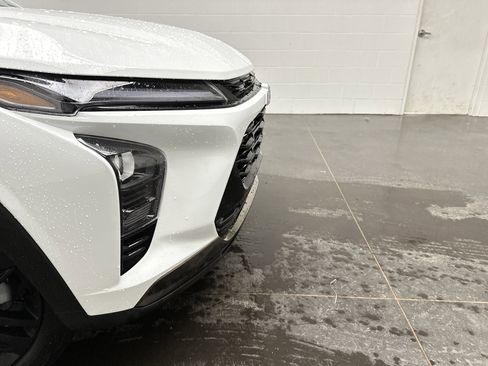 Used 2025 Chevrolet Trax ACTIV w/ Driver Confidence Package image 2