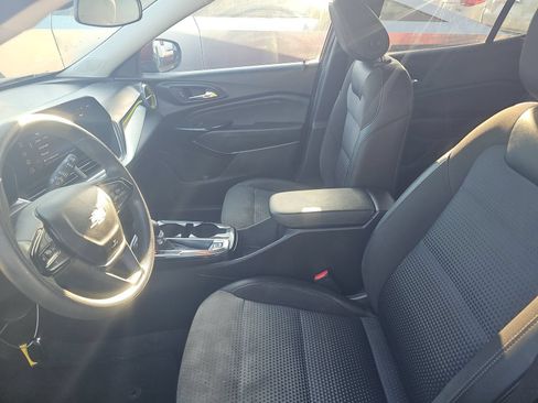 Used 2024 Chevrolet Trax LT FWD image 8