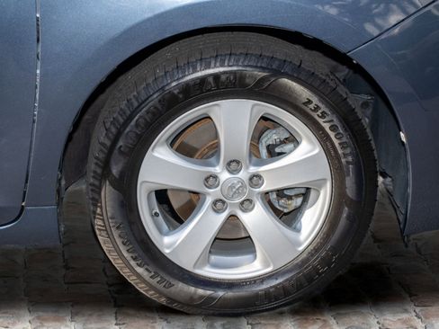 Used 2016 Toyota Sienna LE image 40