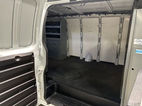Used 2020 GMC Savana 2500 Extended w/ Enhanced Convenience Package RWD image 13