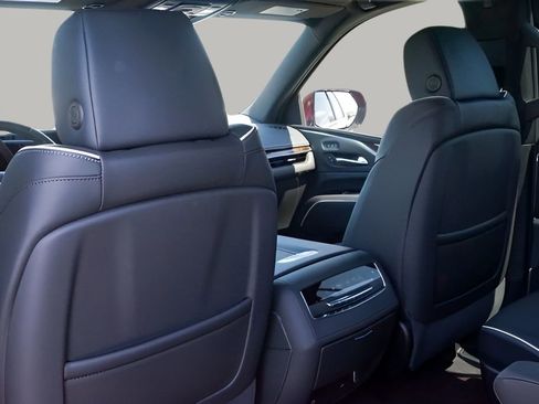 Certified 2024 Cadillac Escalade Premium Luxury w/ Performance Package image 15