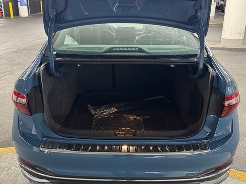 New 2025 Volkswagen Jetta SEL image 38