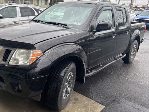 Used 2015 Nissan Frontier PRO-4X image 3