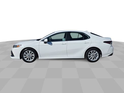 Used 2023 Toyota Camry LE image 5