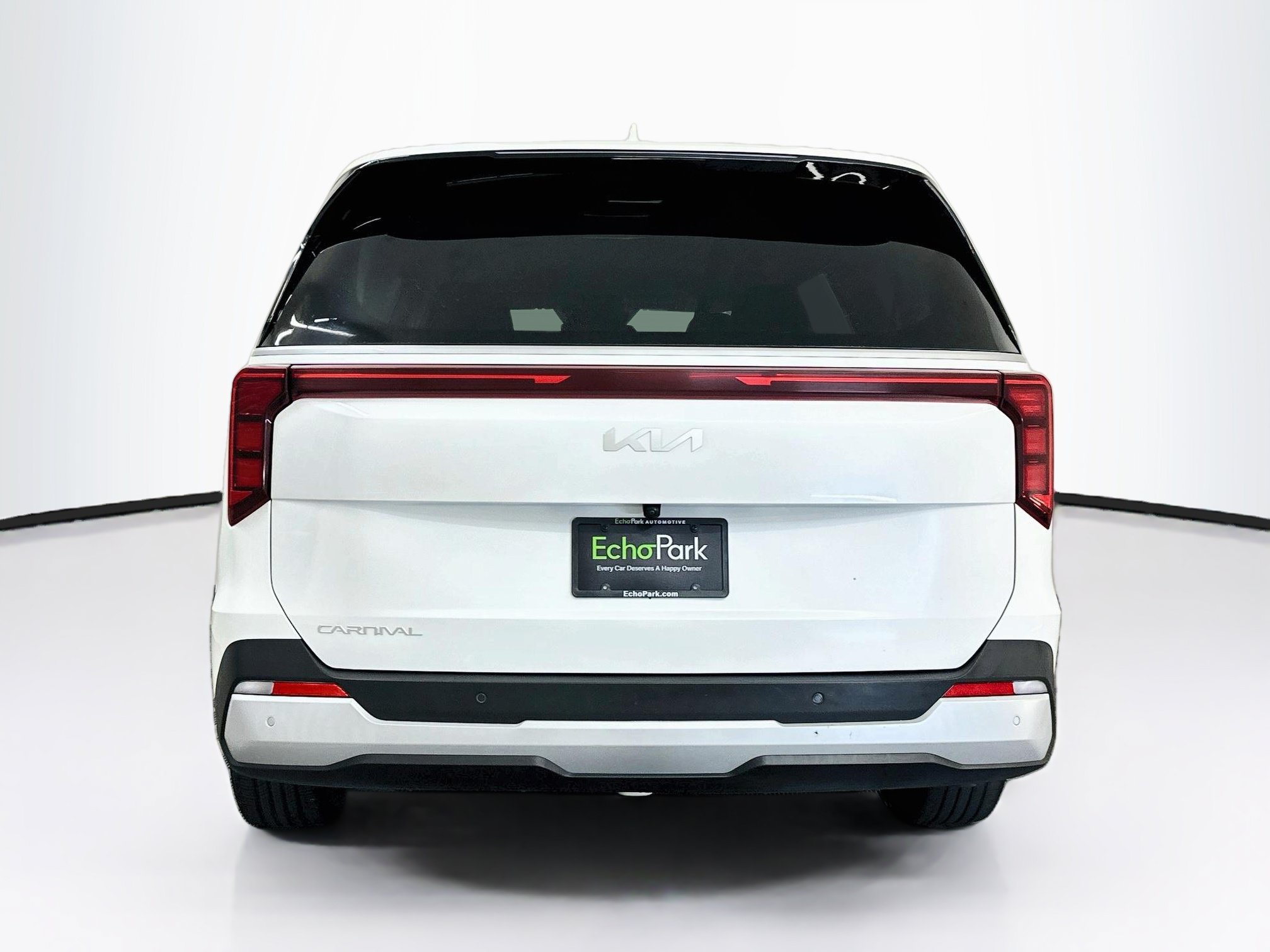 Used 2025 Kia Carnival FWD image 7