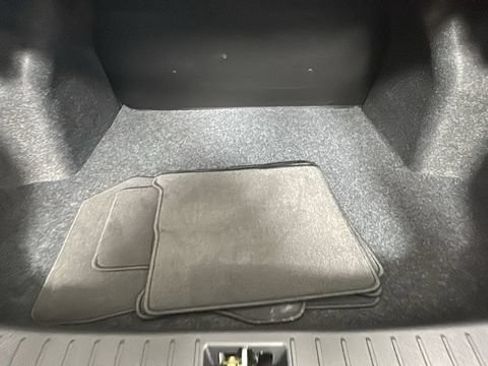 Used 2025 Nissan Versa S w/ Trunk Package FWD image 28