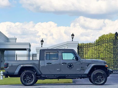 Used 2021 Jeep Gladiator Sport AWD/4WD image 6