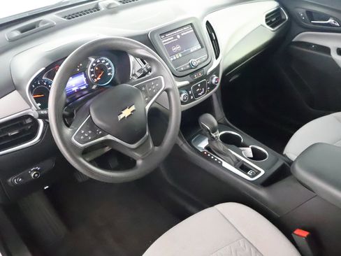 Used 2022 Chevrolet Equinox LS w/ LS Convenience Package FWD image 26