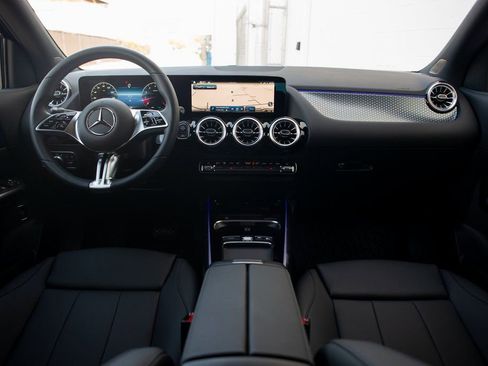 Certified 2025 Mercedes-Benz GLA 250 4MATIC image 27