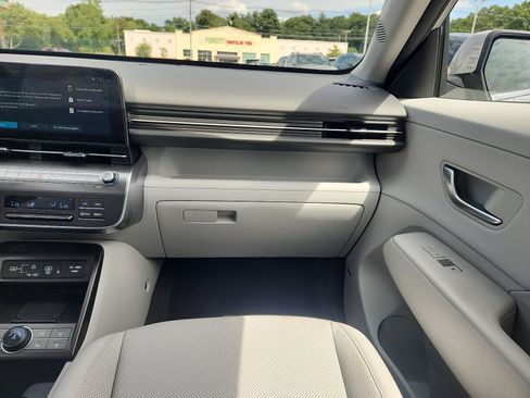 Certified 2024 Hyundai Kona Limited AWD/4WD image 11