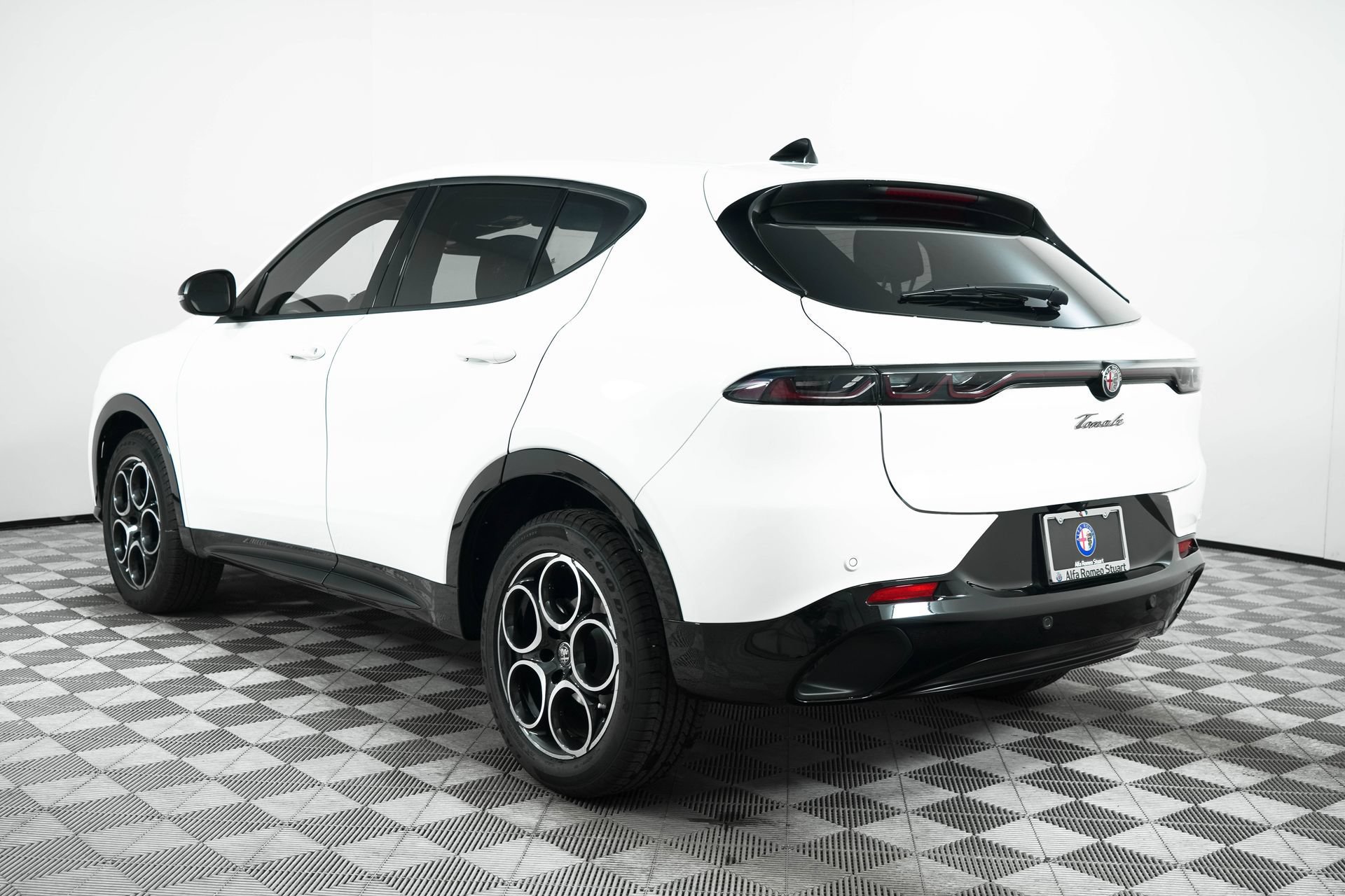 Used 2025 Alfa Romeo Tonale AWD/4WD image 5