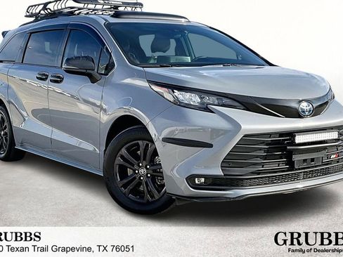 Used 2024 Toyota Sienna XLE Woodland Edition image 1